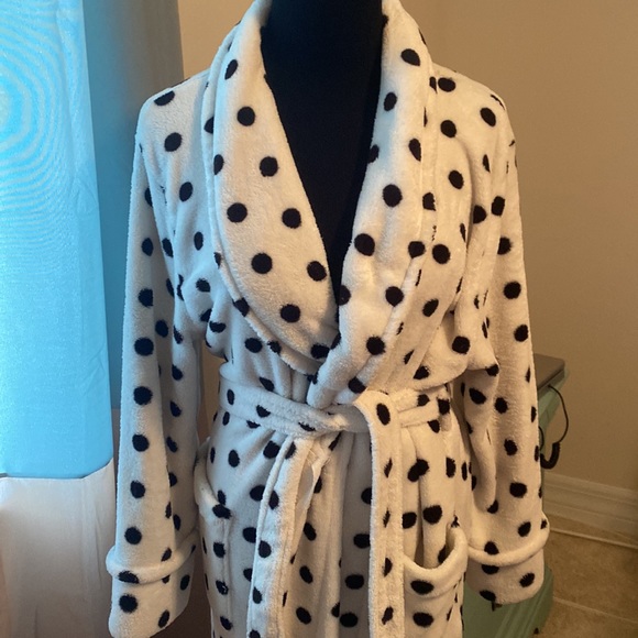 C & B robe - Picture 2 of 2
